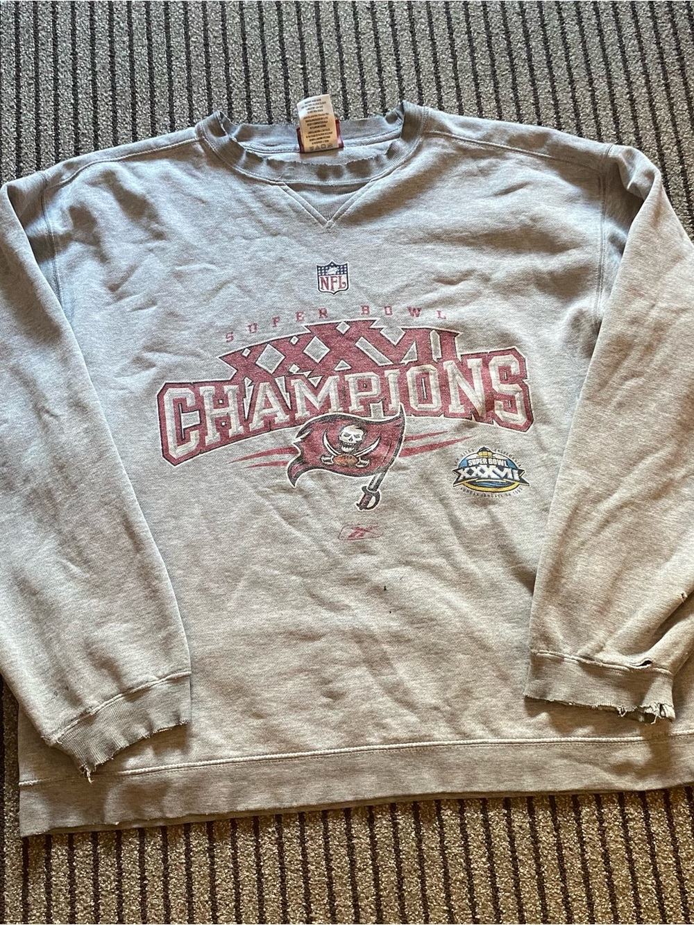 Reebok Gray Buccaneers 'Champions' Graphic Crewneck Sweatshirt